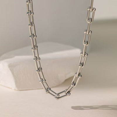 Titanium Steel 18K Gold U-shaped Vachette Clasp Necklace