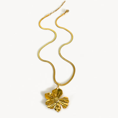 Fashion Exaggerated Cold Style Stainless Steel Large Flower Pendant Necklace