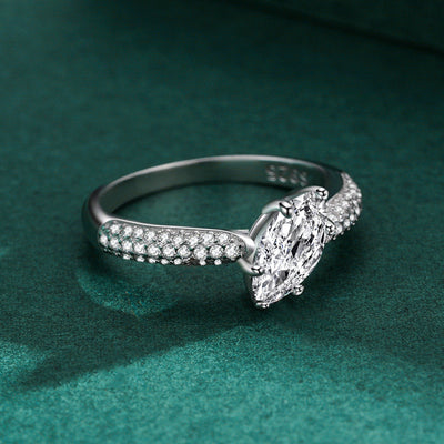 925 Sterling Silver Light Luxury Diamond Ring